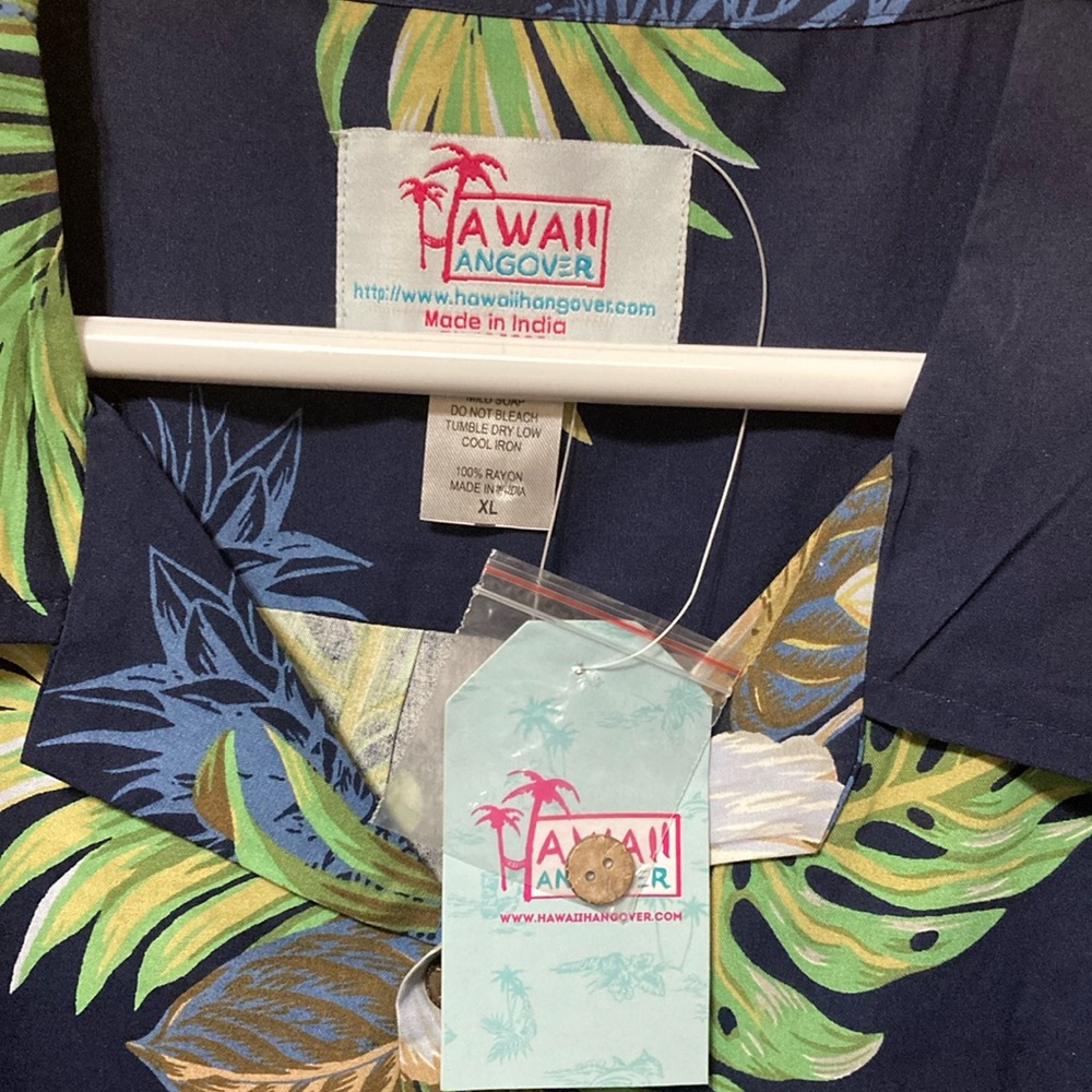 Hawaii Hangover men’s XL - Picture 2 of 6